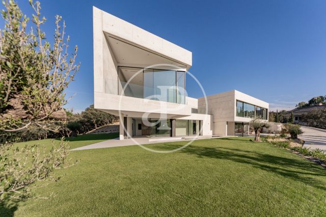 New building (work) for sale with Terrace in Club de Golf (Las Rozas)