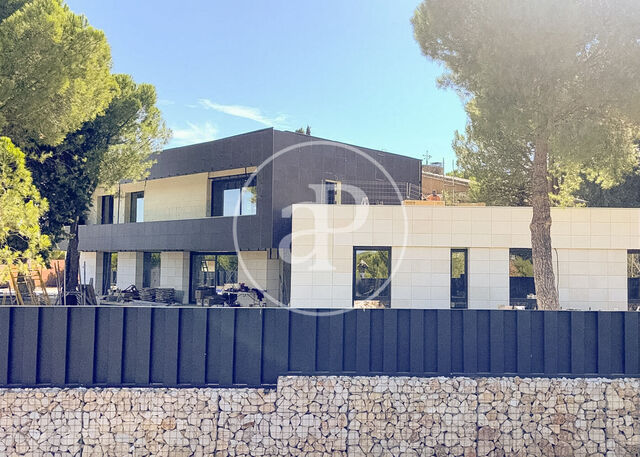 Nouvelle construction à vendre avec terrasse à Las Lomas (Boadilla del Monte)